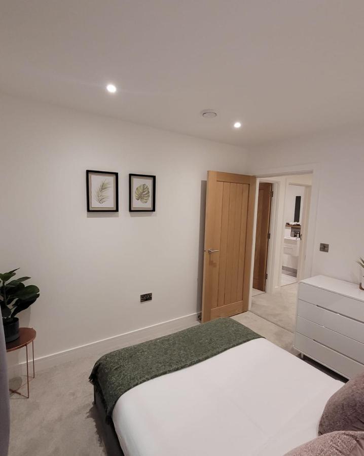 Luxury 2 Bed Apartment In The Heart Of Rochester Wainscot Exteriér fotografie