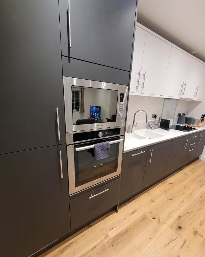 Luxury 2 Bed Apartment In The Heart Of Rochester Wainscot Exteriér fotografie