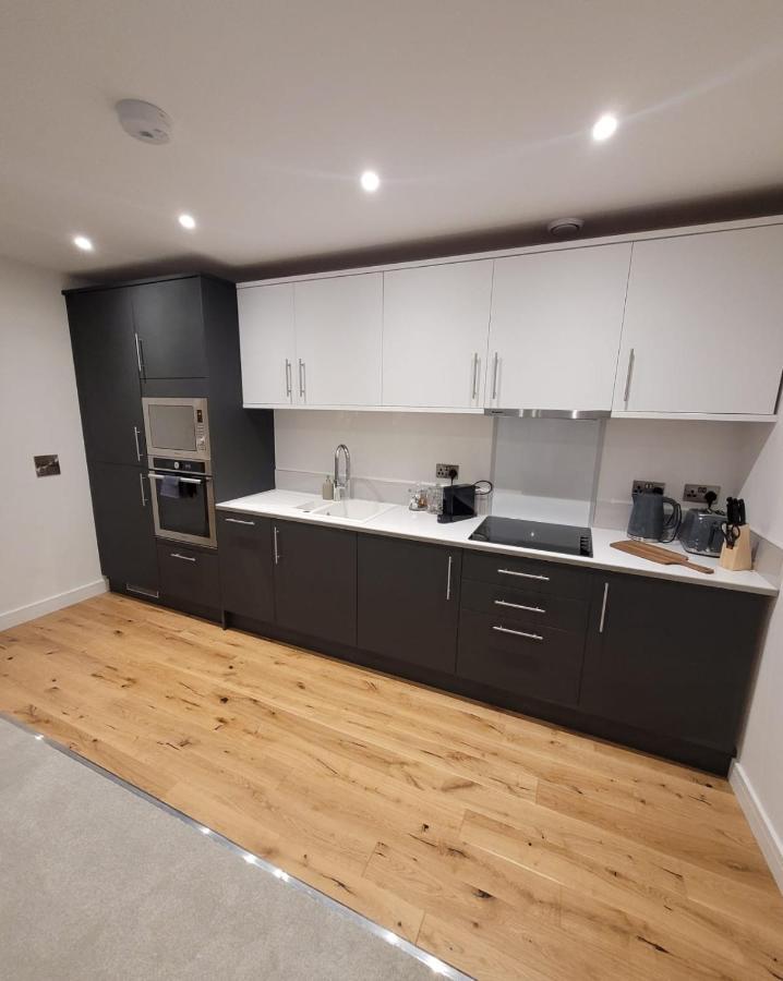 Luxury 2 Bed Apartment In The Heart Of Rochester Wainscot Exteriér fotografie
