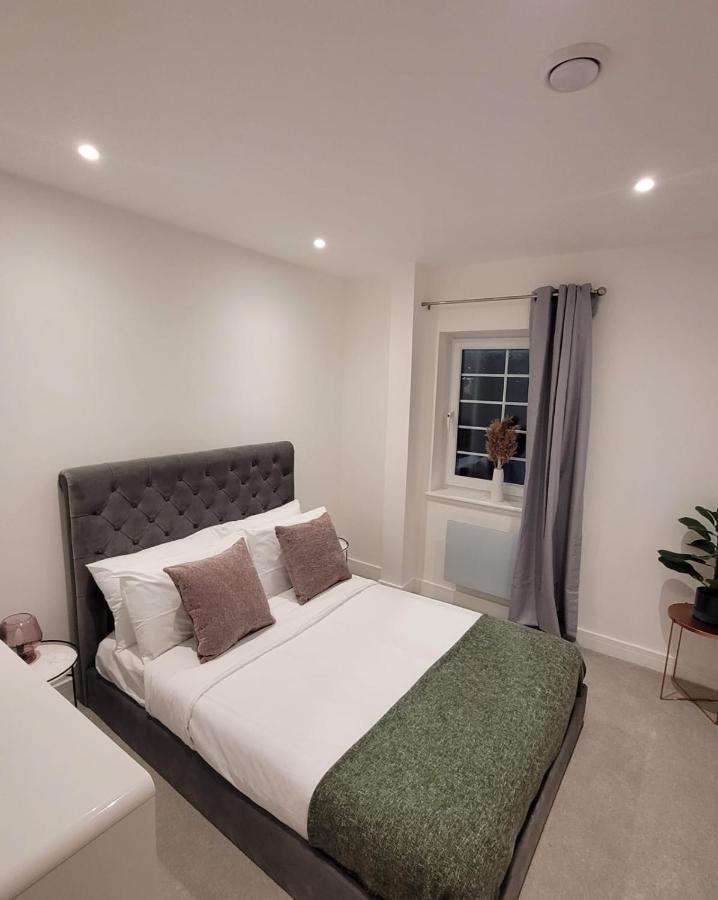 Luxury 2 Bed Apartment In The Heart Of Rochester Wainscot Exteriér fotografie