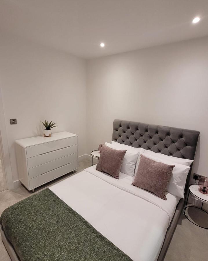 Luxury 2 Bed Apartment In The Heart Of Rochester Wainscot Exteriér fotografie